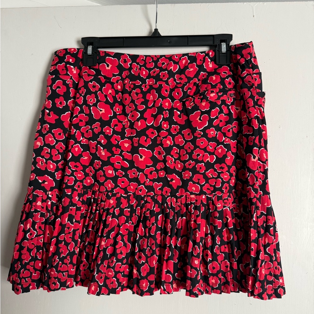 Tail Black skort with Red leopard Print and Pleated Hem - Picture 3 of 3